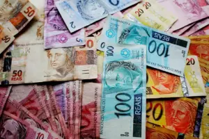 Novo Desenrola Pode Reaquecer Consumo e Desafiar Banco Central com Potencial de Impulsionar Inflação em 2024